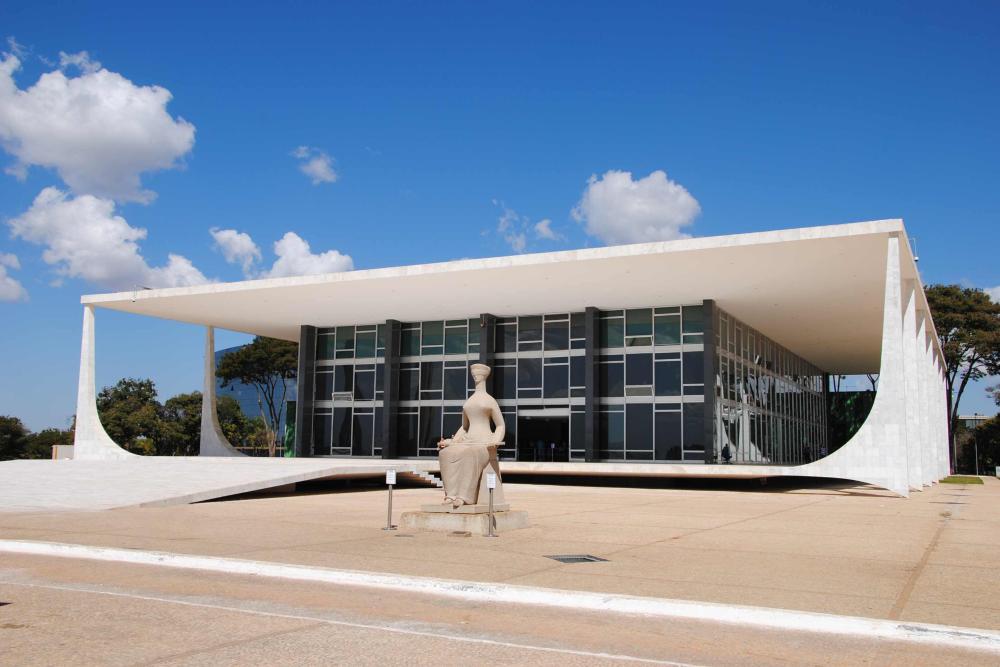 A pedido da Defensoria, STF decide que não é necessária cirurgia de redesignação sexual para mulher trans cumprir pena em presídio feminino